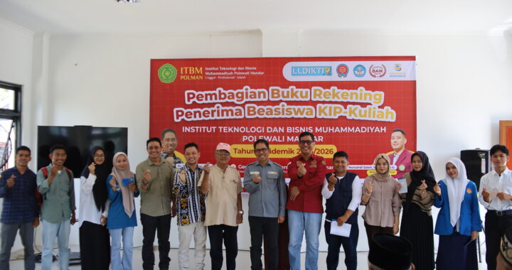 LLDikti Wilayah IX Serahkan Buku Rekening Penerima Beasiswa KIP-Kuliah Kepada Lima Perguruan Tinggi di Polewali Mandar