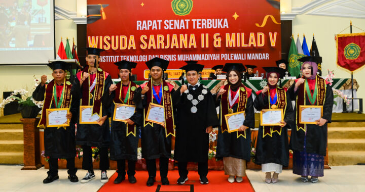Muh Rivaldi Raih Predikat Lulusan Terbaik Institut ITBM Polman 2025, Tujuh Wisudawan Terbaik Terima Penghargaan